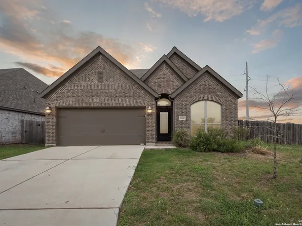 2000 EDGECREEK, Seguin, TX 78155
