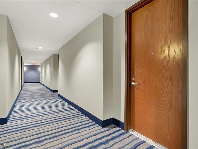 8255 Las Vegas Blvd S #722 — Photo 37