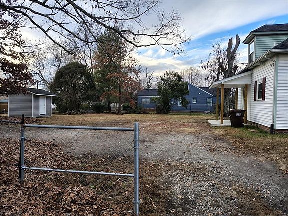 2nd image of 1414 E Green Dr