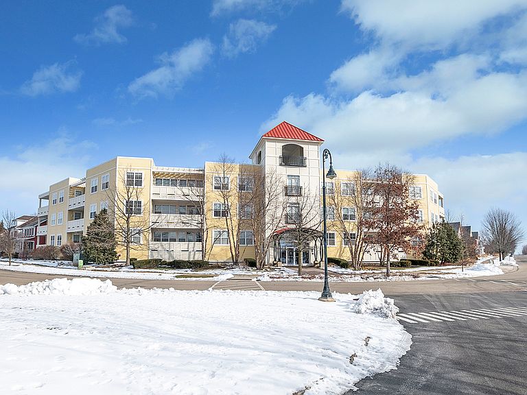 977 Harris Rd Grayslake, IL, 60030 - Apartments for Rent | Zillow