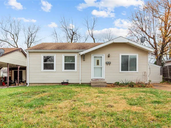 12161 Bennington Pl, Maryland Heights, MO 63043