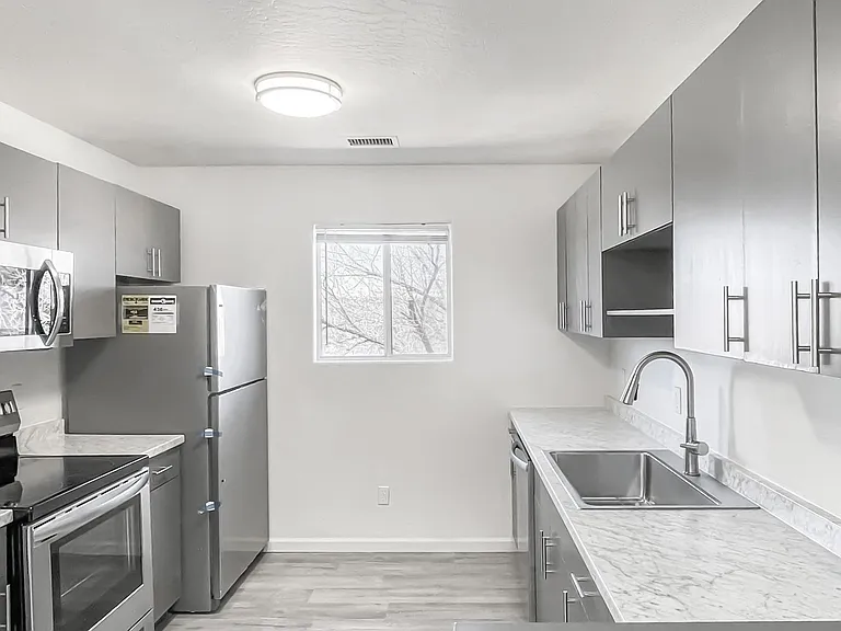 701 Campbell St #C — Photo 10