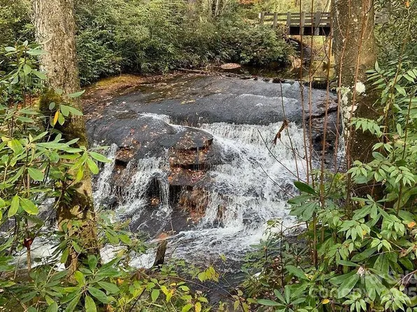 278 Club Dr, Cashiers, NC 28717