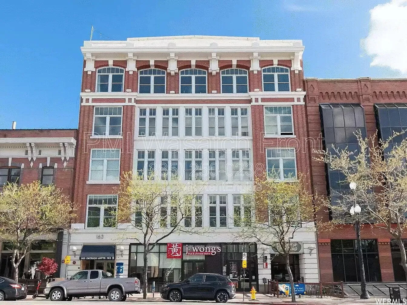 2 bed, 1.0 bath, 792 sqft, $2,295 — Photo 1