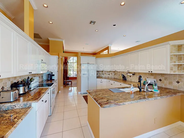 71 Cayman Pl — Photo 15