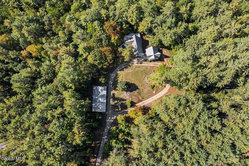 5th image of 367 Potter Brook Road