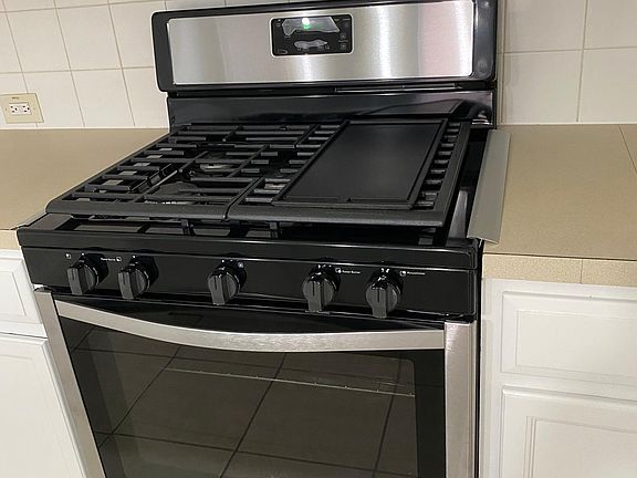 4th image of 10717 Saint Annes Dr