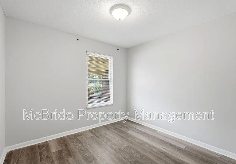 2941 Rollingwood Dr — Photo 10