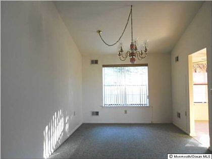 3rd image of 1088A Canterbury Dr