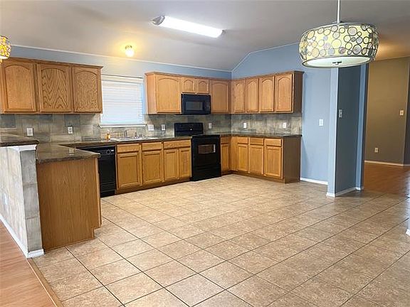 4th image of 9513 Palm Valley Dr