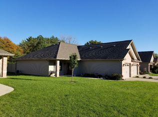 2650 S Pine Meadow Ct #25, Decatur, IL 62521