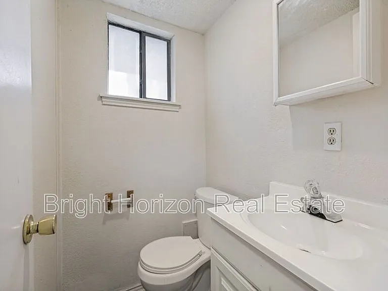 1408 Arvel Cir #C — Photo 12