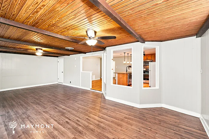 3 bed, 2.0 bath, 1995 sqft, $1,808 — Photo 3