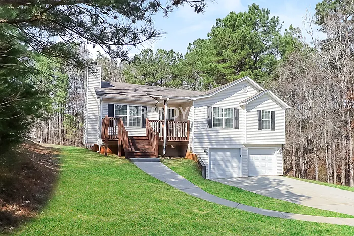 3 bed, 2.0 bath, 2144 sqft, $1,845 — Photo 3