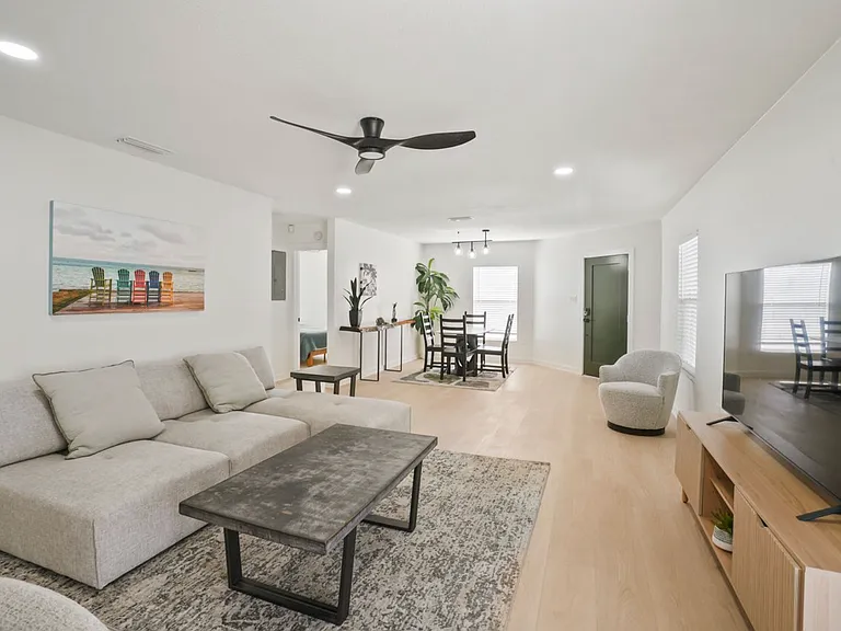 2125 W Cypress St — Photo 3
