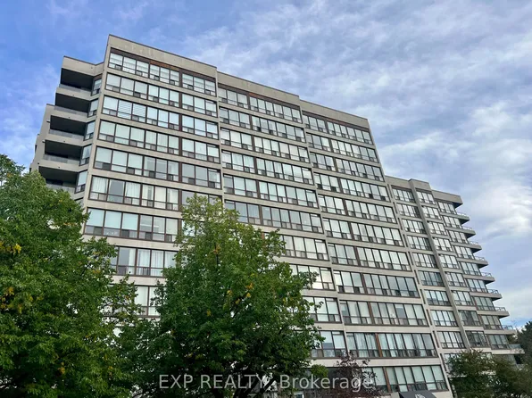 10 Laurelcrest St #412, Brampton, ON L6S 5Y3