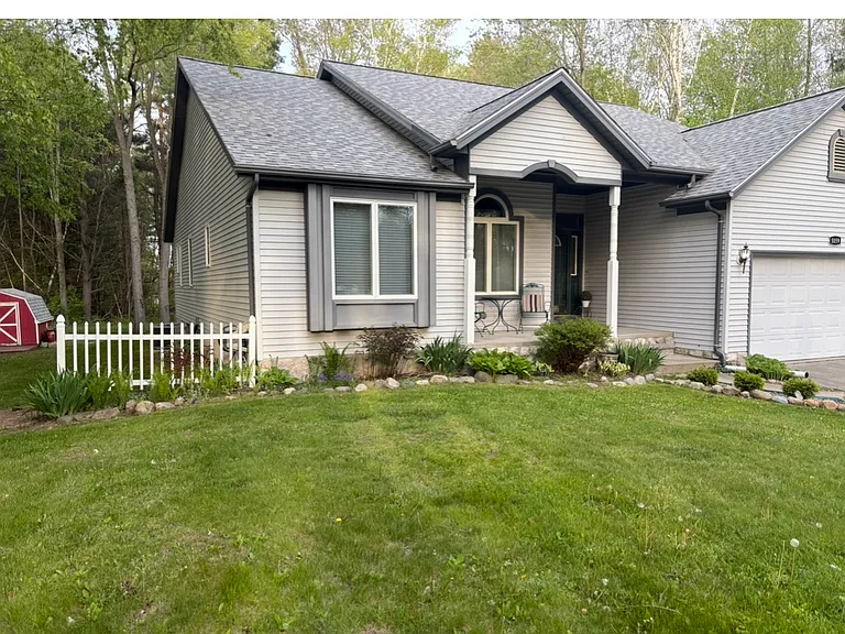5059 Birch Ave — Photo 2