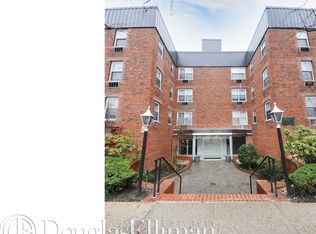 195 S Middle Neck Rd APT 2E, Great Neck, NY 11021