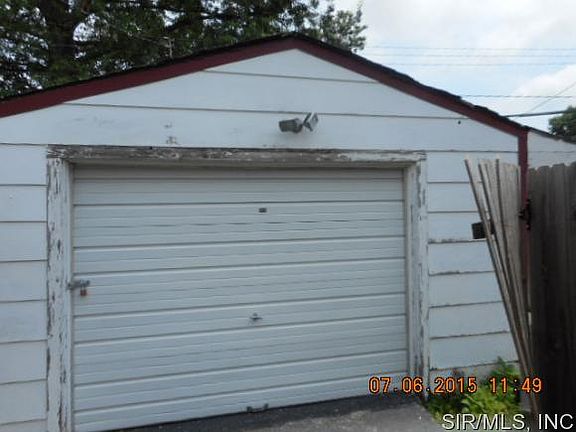 3rd image of 1621 Moro Ave