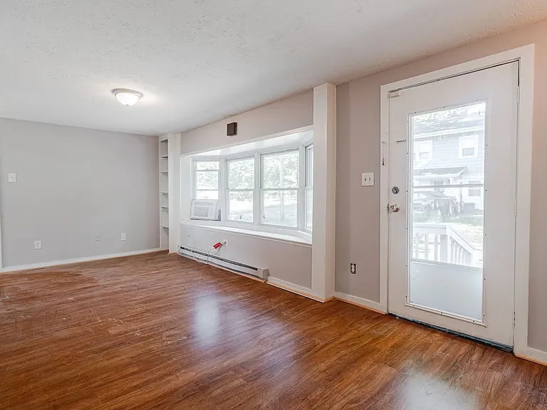 18629 Amidon Ave #101 — Photo 2