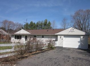 209 Hilltop Dr, Chardon, OH 44024