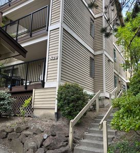 420 10th St APT A201, Kirkland, WA, 98033