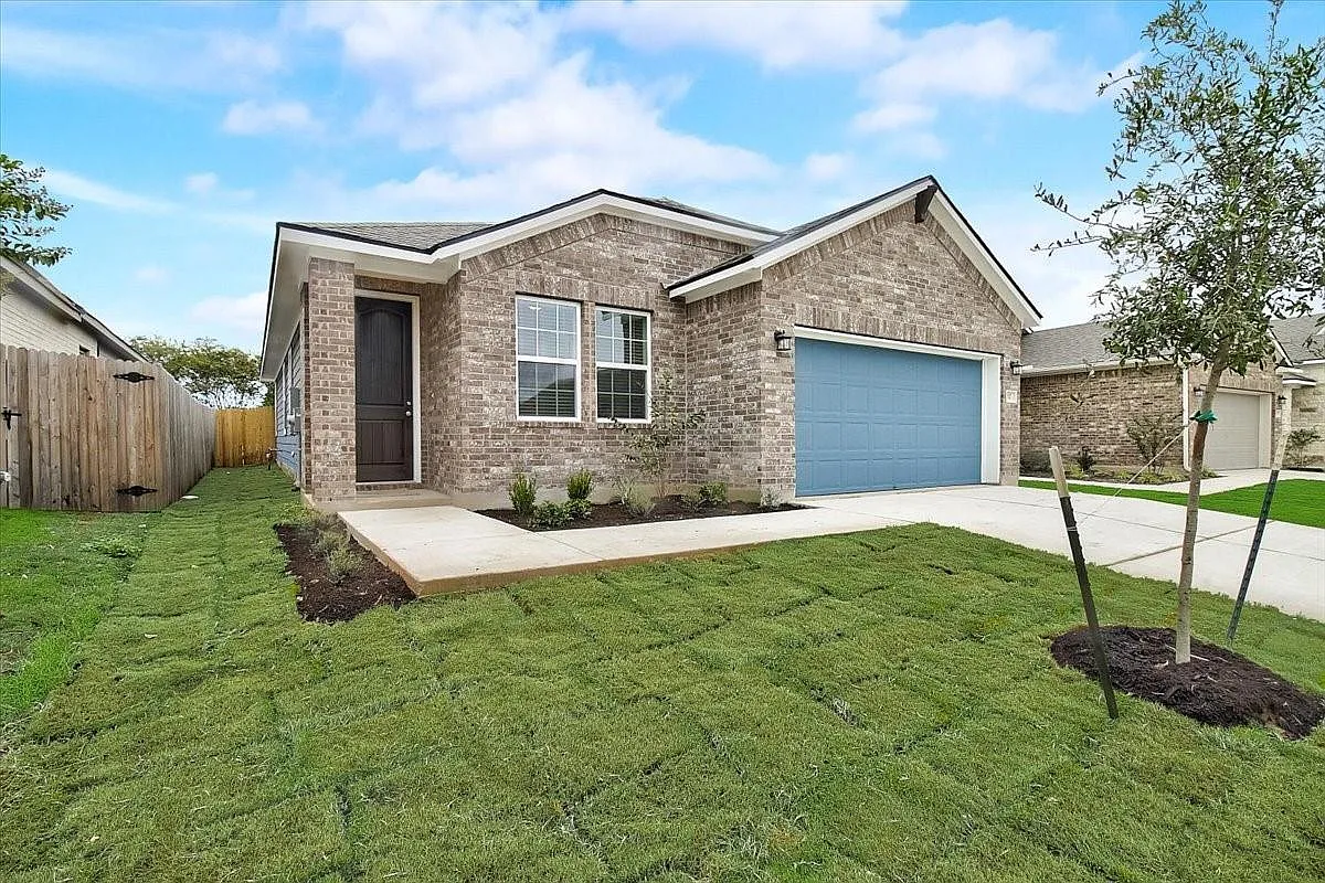 3 bed, 2.0 bath, 1790 sqft, $2,250 — Photo 1