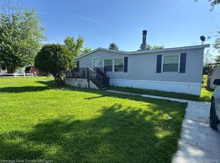 823 Linden St, Fowlerville, MI 48836