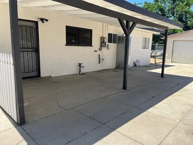 301 E J St — Photo 7