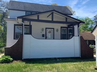 18 Maine Ave, Rockville Centre, NY 11570