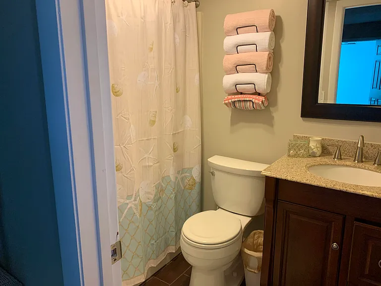 825 Center St #21B — Photo 27