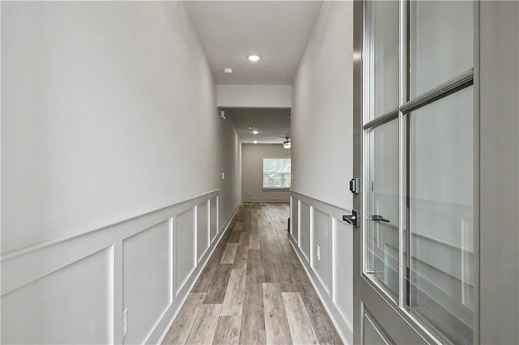 4 bed, 2.5 bath, 2024 sqft, $2,800 — Photo 2
