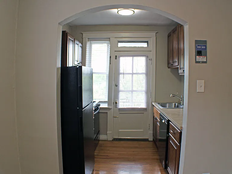 6724-6730 Clayton Ave — Photo 10