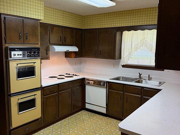 5th image of 106 Flowerwood Ct