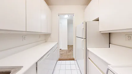 Rented by LEVEN Real Estate