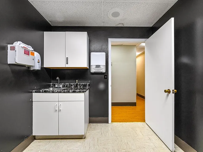 502 W Central Ave #1 — Photo 4