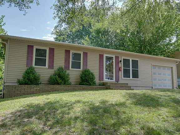 2nd image of 819 N Powahatan Dr