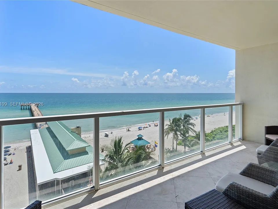 16699 Collins Ave #702