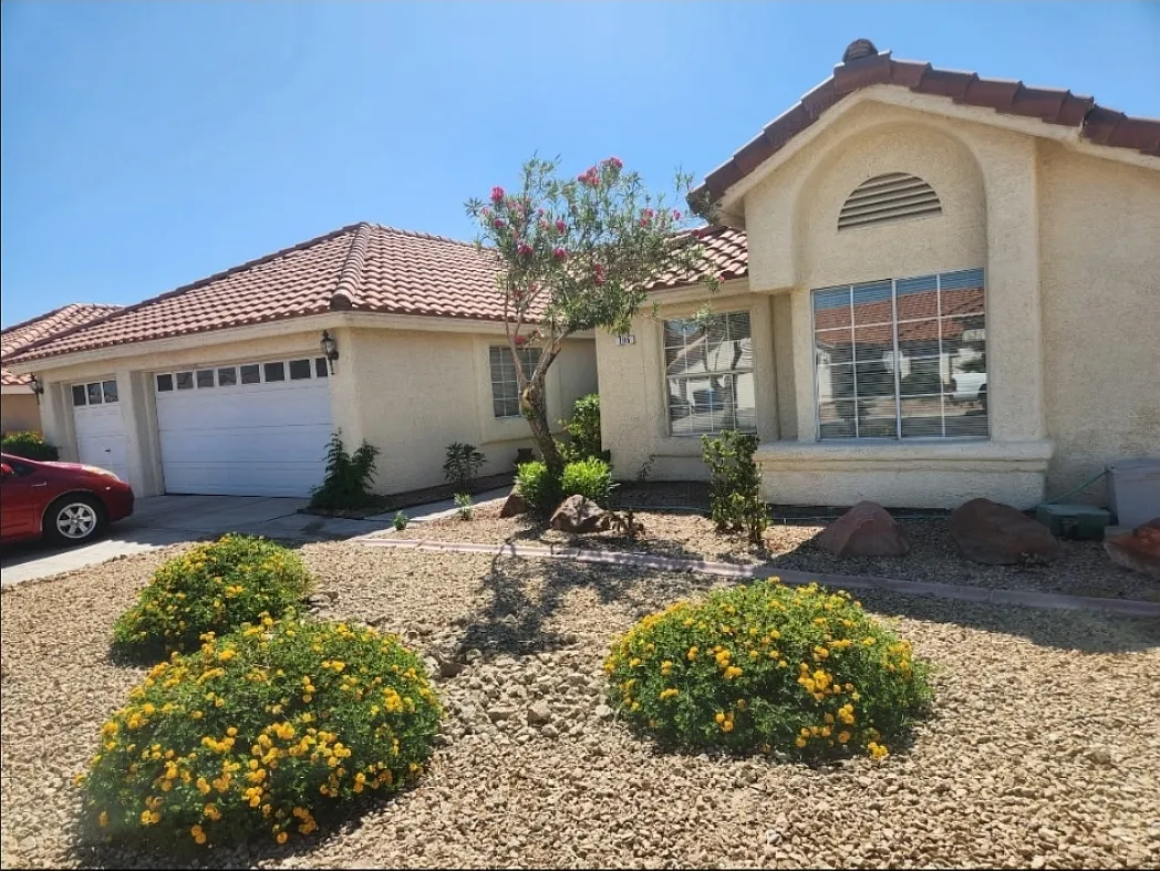 5 bed, 2033 sqft, $2,650 — Photo 2