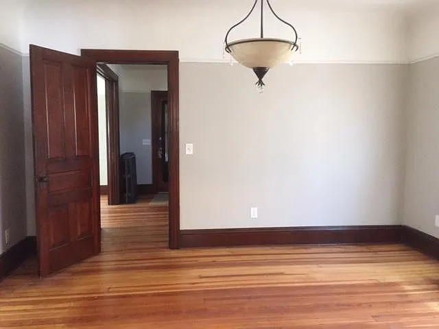 142 N Macomb St — Photo 9