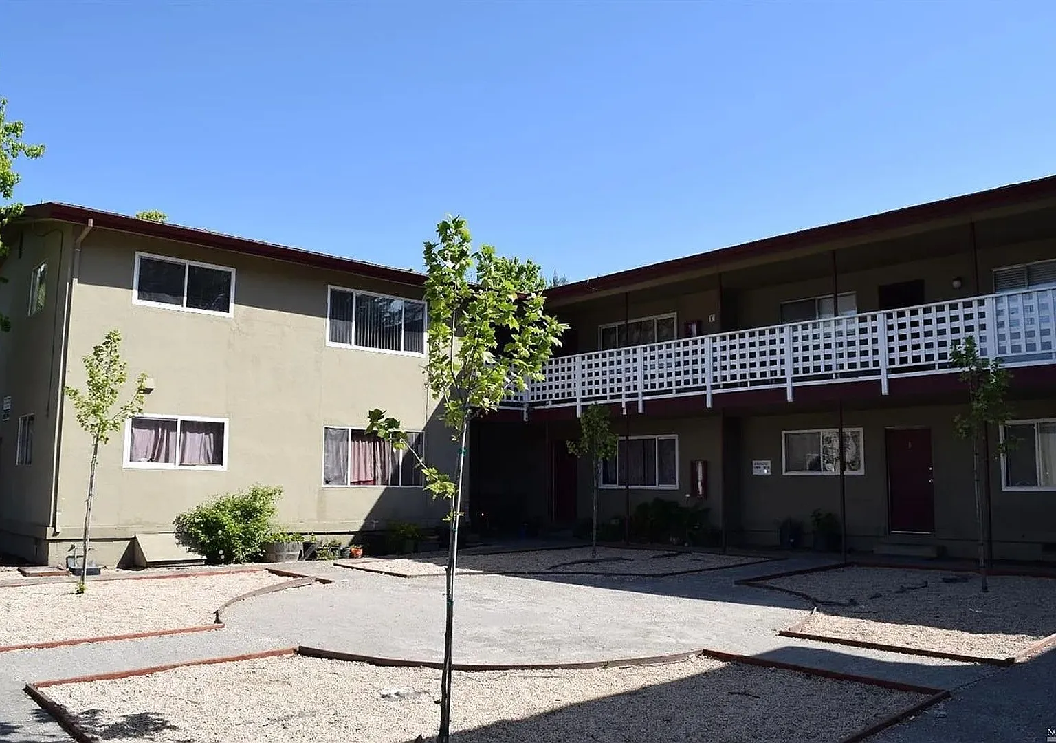 960 Sunset Ave — Photo 1