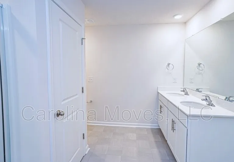 308 Sea Isle Pl — Photo 7