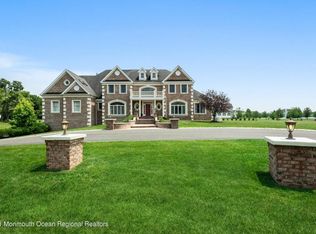 16 Sanibel Ct, Monroe Township, NJ 08831