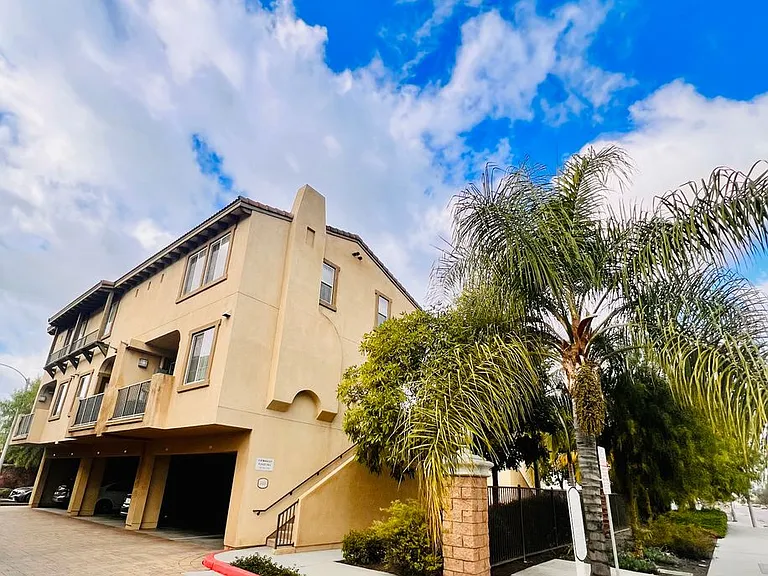 6785 Knott Ave — Photo 3