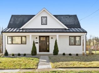 92 Pennwood Dr, Ewing, NJ 08638