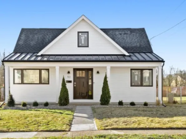 92 Pennwood Dr, Ewing, NJ 08638