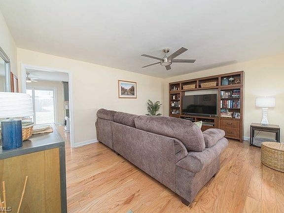 3rd image of 5055 Pine Hall Rd