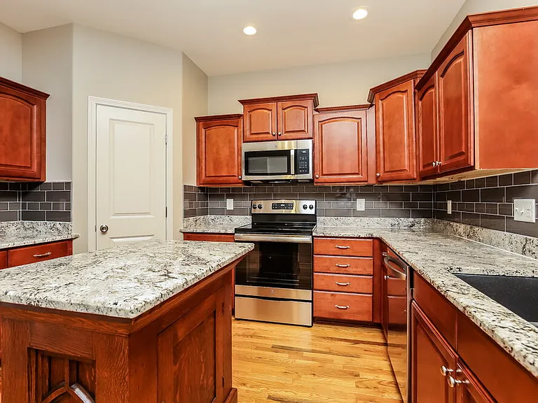 1214 Saddle Brk — Photo 8