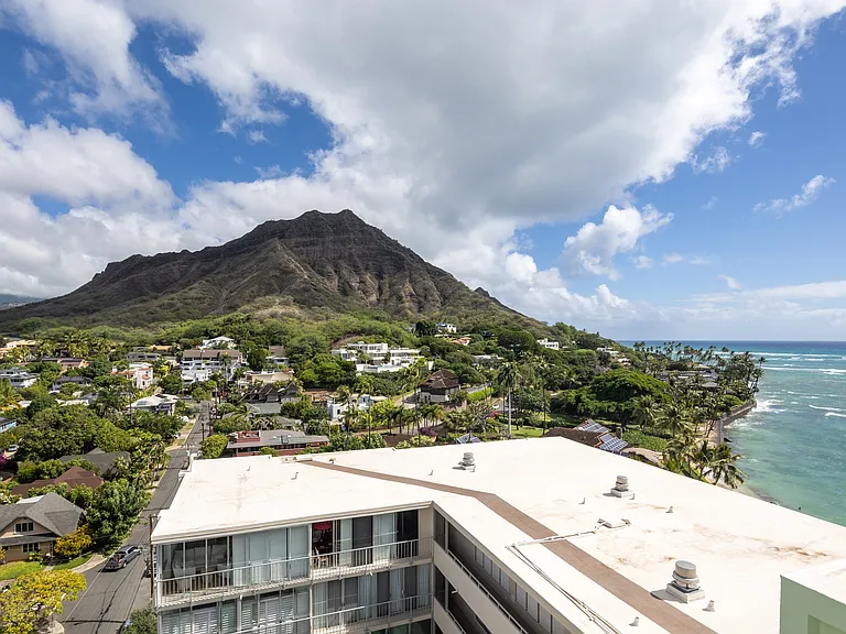 3065 Kalakaua Ave #Penthouse 1 — Photo 12