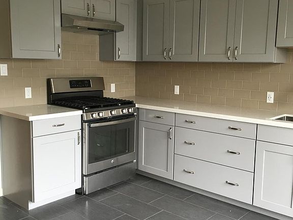 Kitchen-side angle stove